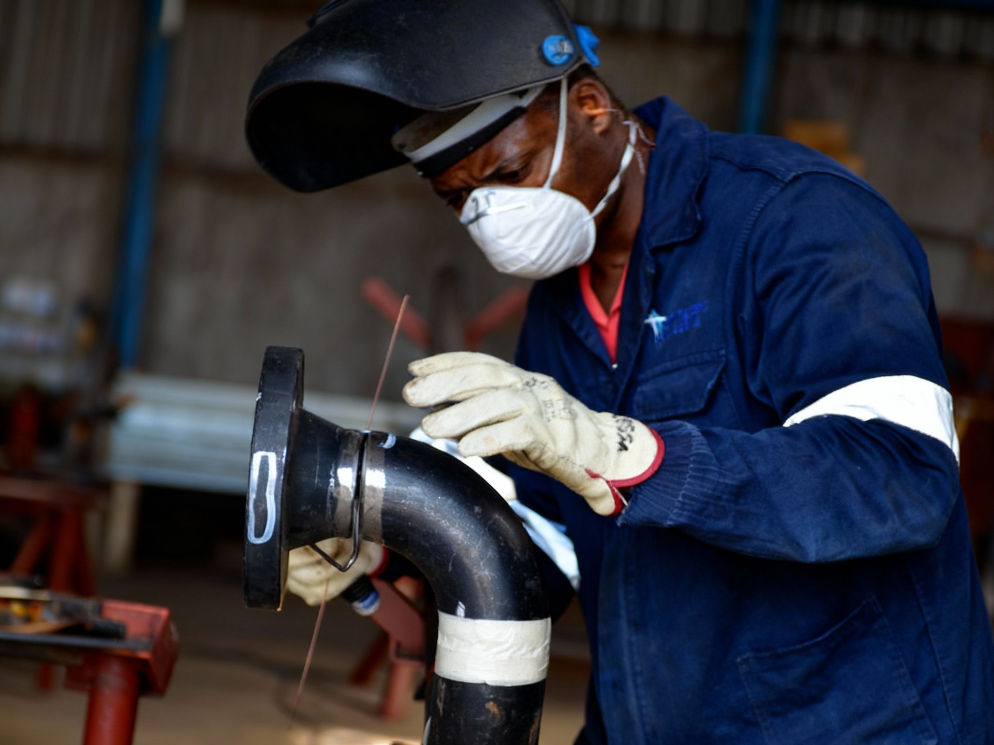 Montagem e inspeção de componentes industriais